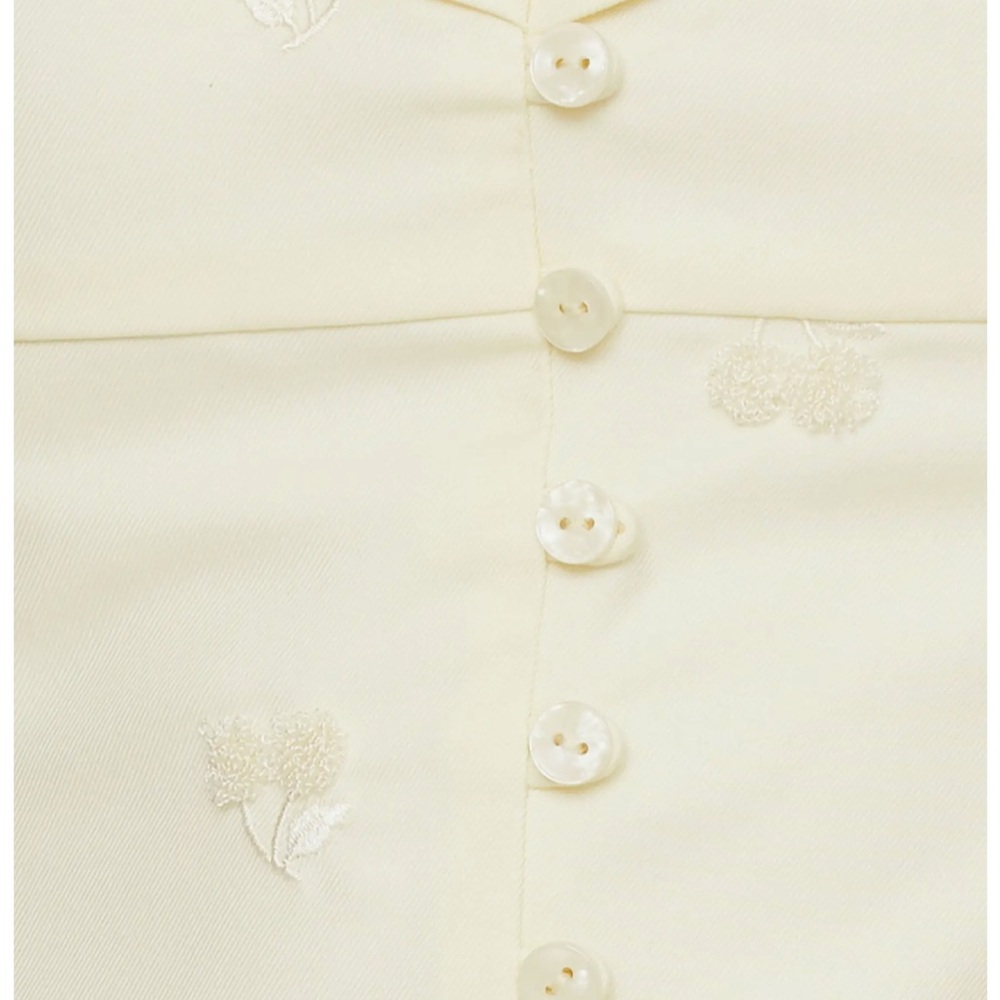 Nasty Gal cherry embroidered crop top - Picture 10 of 16